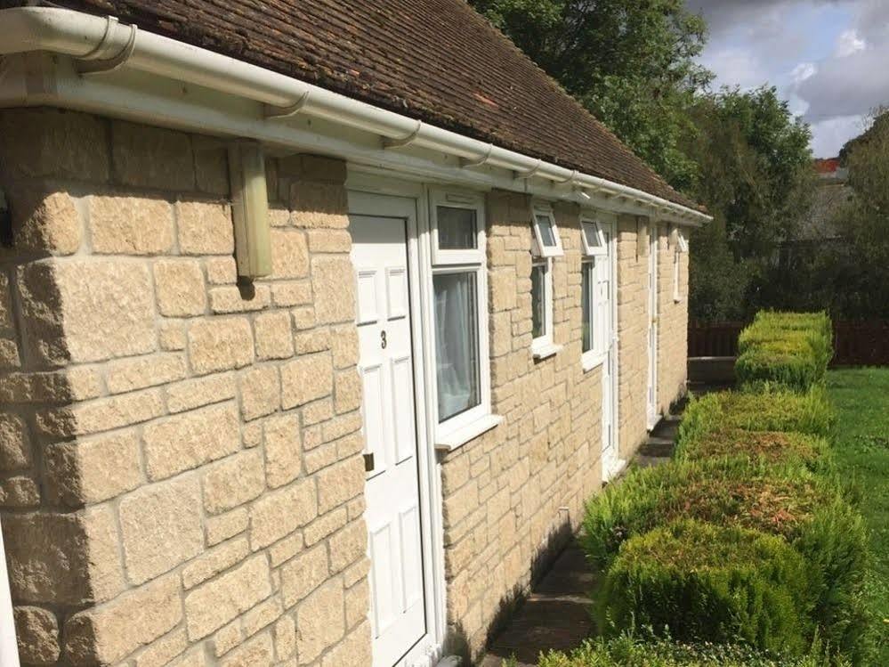 The Pelican Inn Stapleford (Wiltshire) Exterior foto